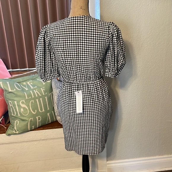 NWT black and white gingham print wrap dress with pockets. - Picture 5 of 9